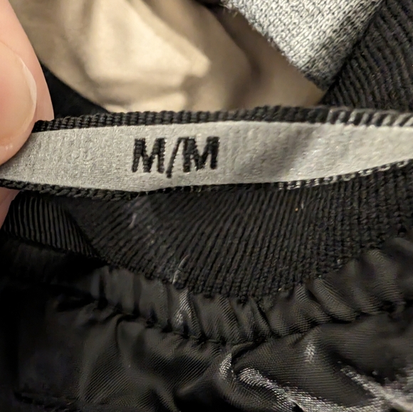 Andrew Marc Men's Quilted Vest (never worn) - Picture 4 of 4